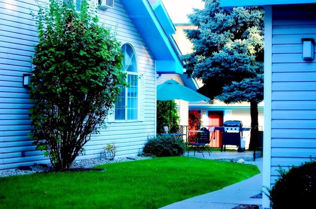 Turning Leaf Townhome Suites Fairwood Номер фото