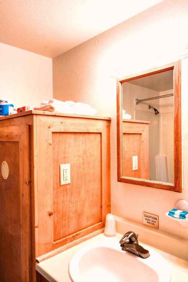 Turning Leaf Townhome Suites Fairwood Экстерьер фото